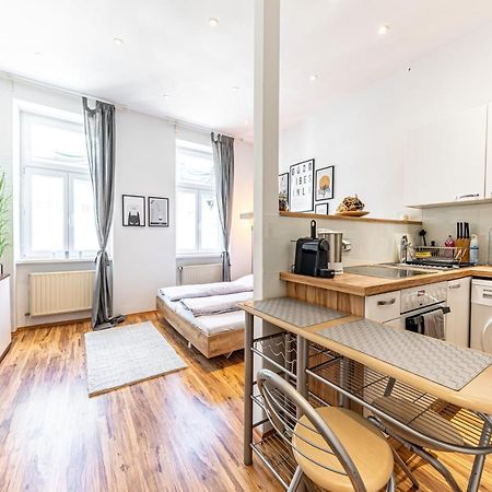 Cozy + Trendy By Jr City Apartments Вена Экстерьер фото